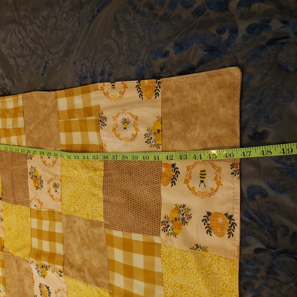 Small Patchwork Quilt in Yellow and Tans. Bees/Hives. Brand New. 33" X 46" - Picture 4 of 4